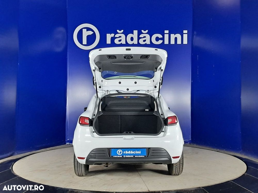 Renault Clio - 11