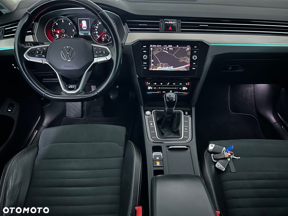 Volkswagen Passat Variant 2.0 TDI SCR Highline - 22