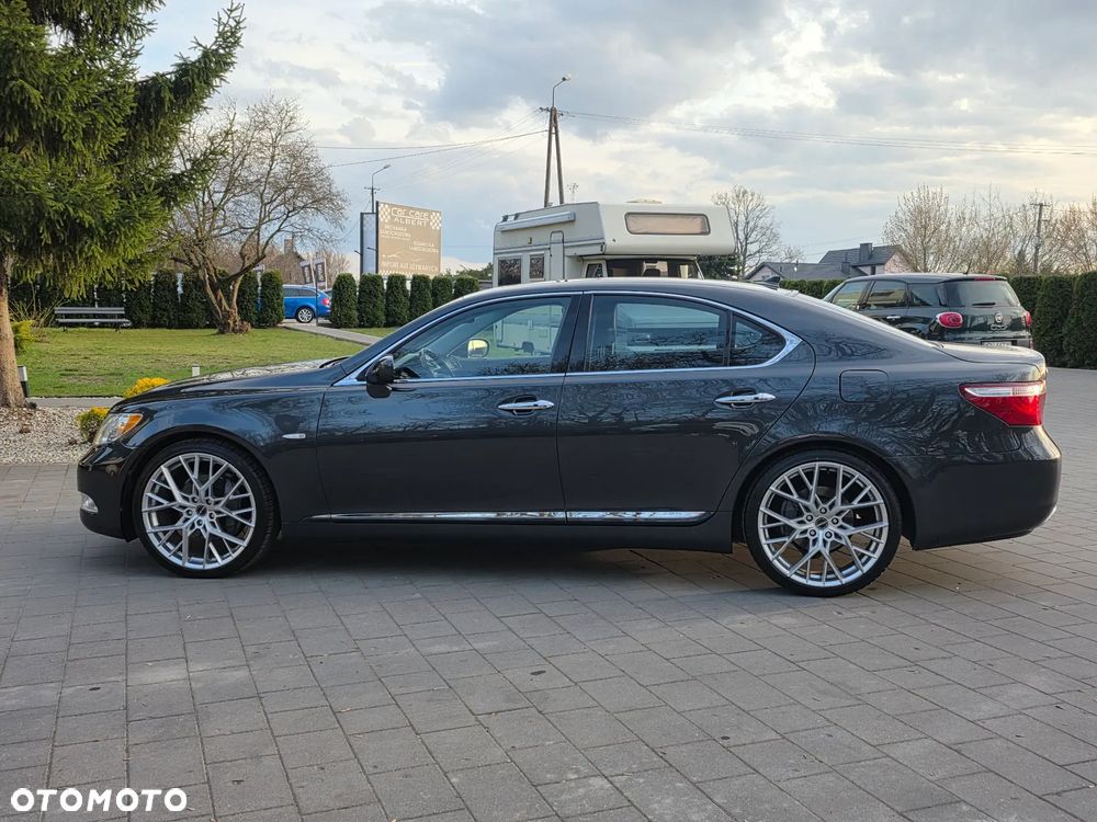 Lexus LS - 21