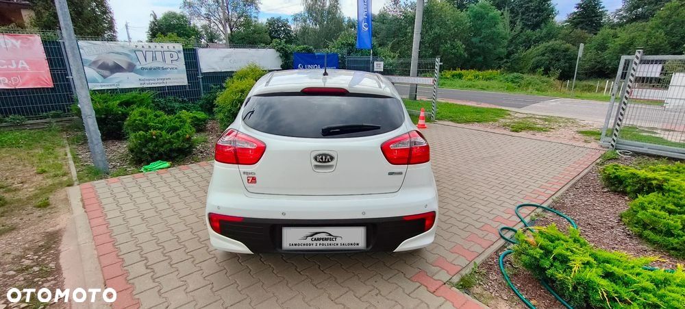 Kia Rio 1.2 L - 5