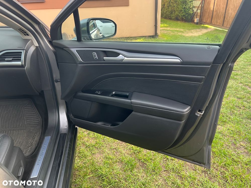 Ford Mondeo 2.0 EcoBoost Titanium - 17