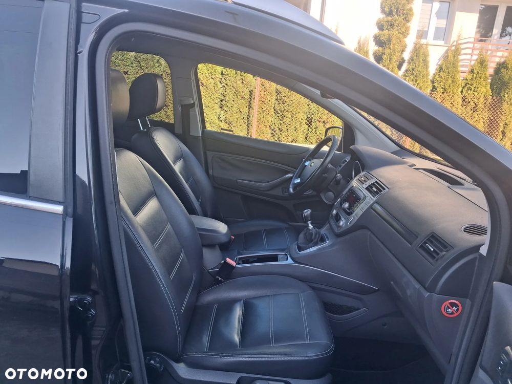 Ford Kuga 2.0 TDCi 2x4 Titanium - 5