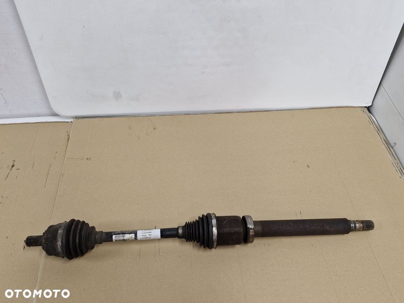 VOLVO V40 II 2 1.6 D AUTOMAT PÓŁOŚ PRAWA 31367627 - 1