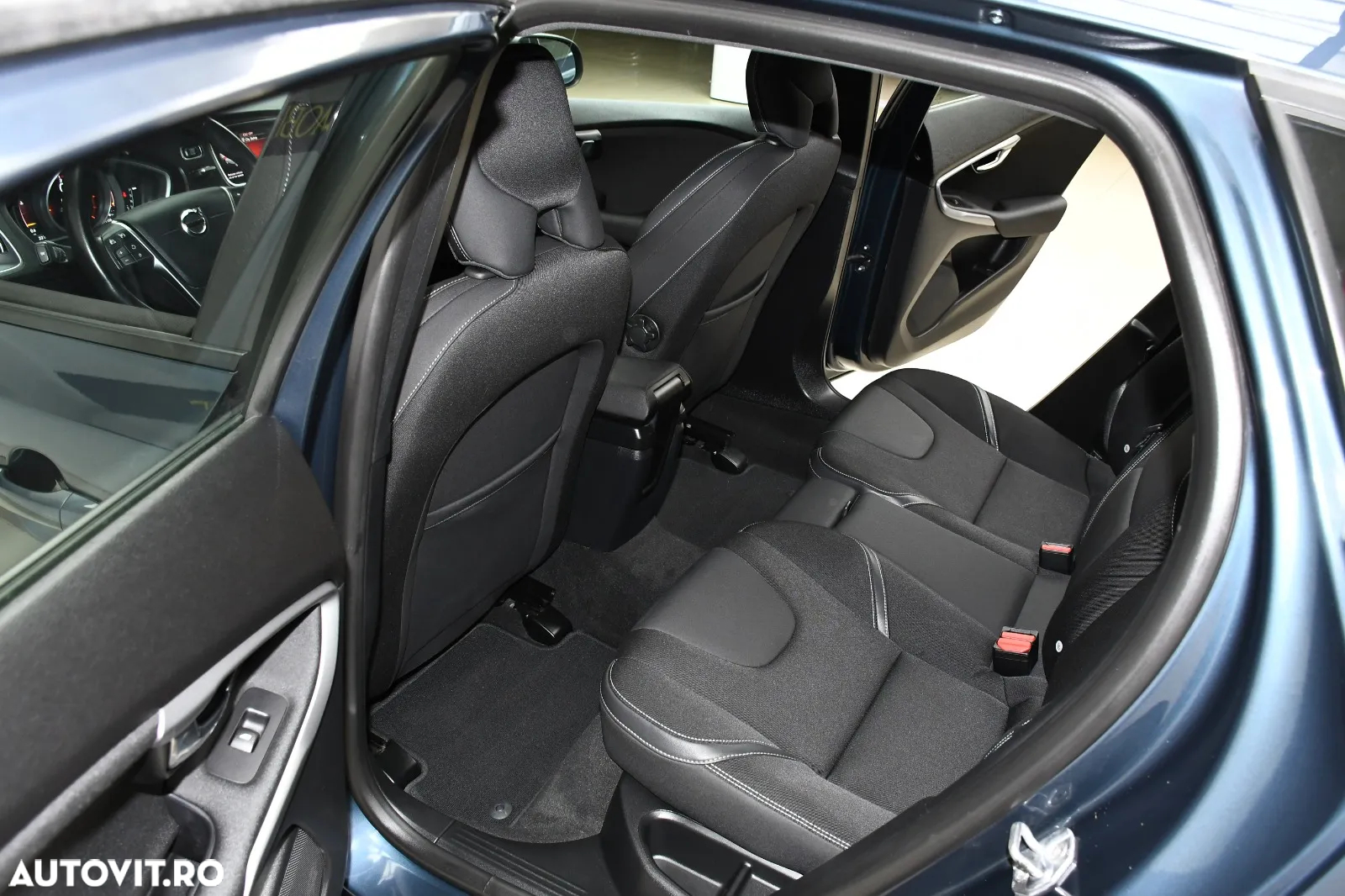 Volvo V40 D3 Aut. Summum - 13