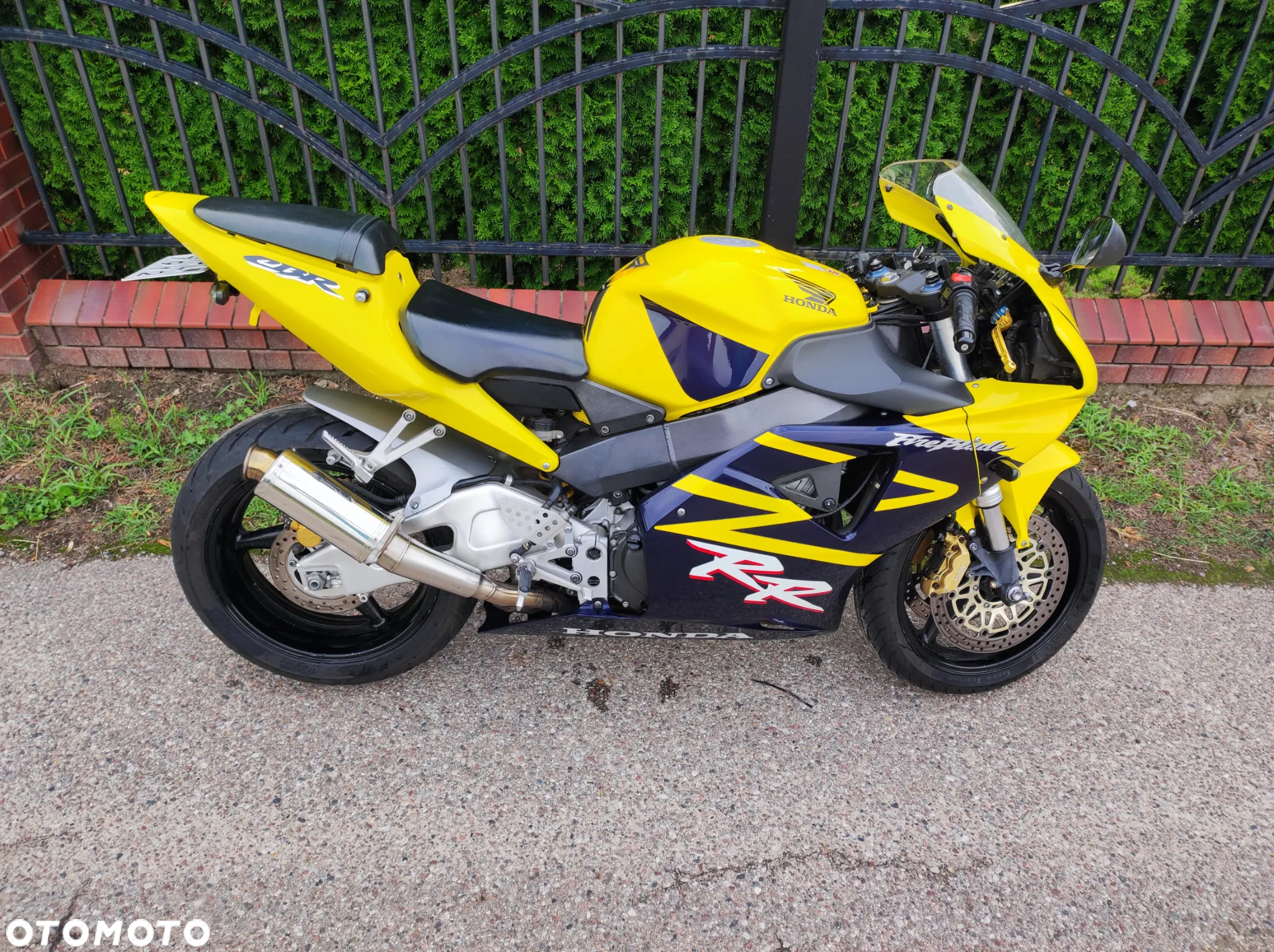 Honda CBR - 9