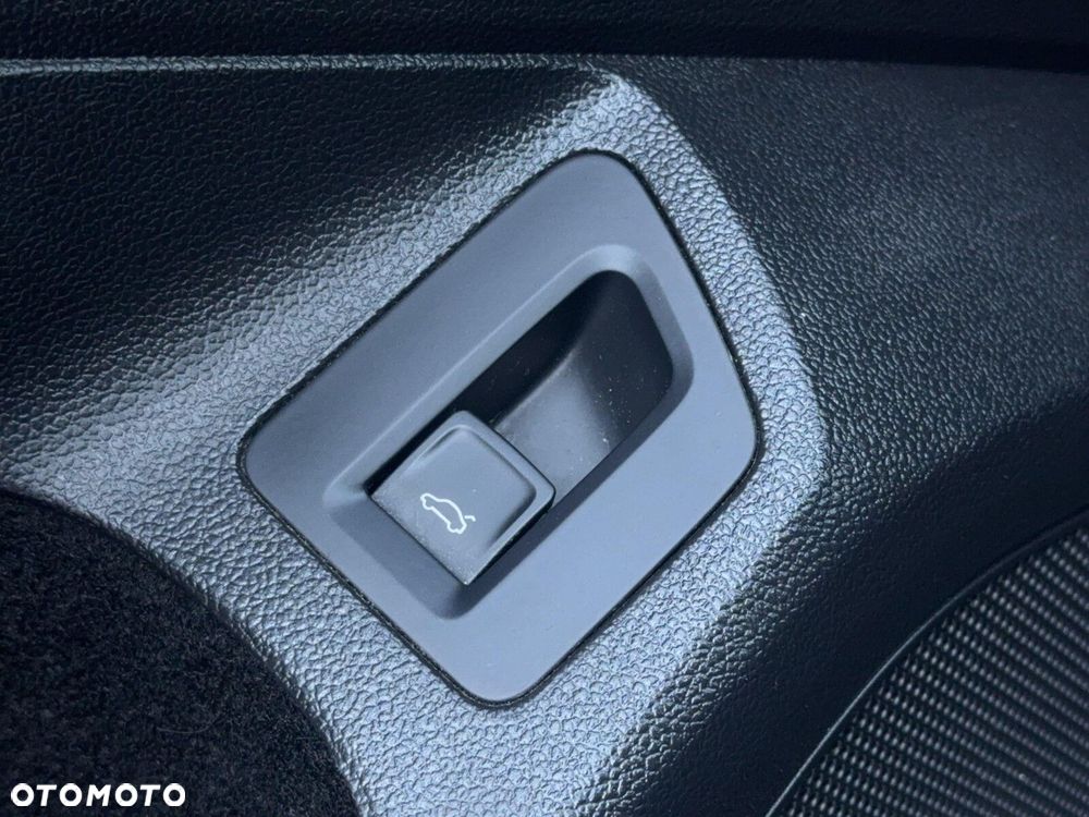 Volkswagen Passat - 31