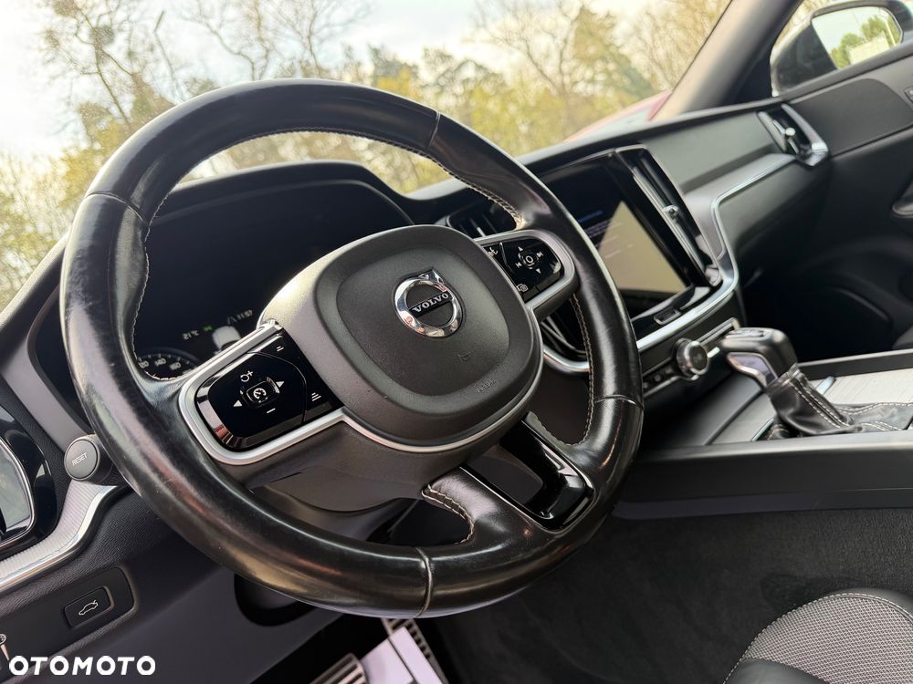 Volvo V60 D3 R-Design - 19