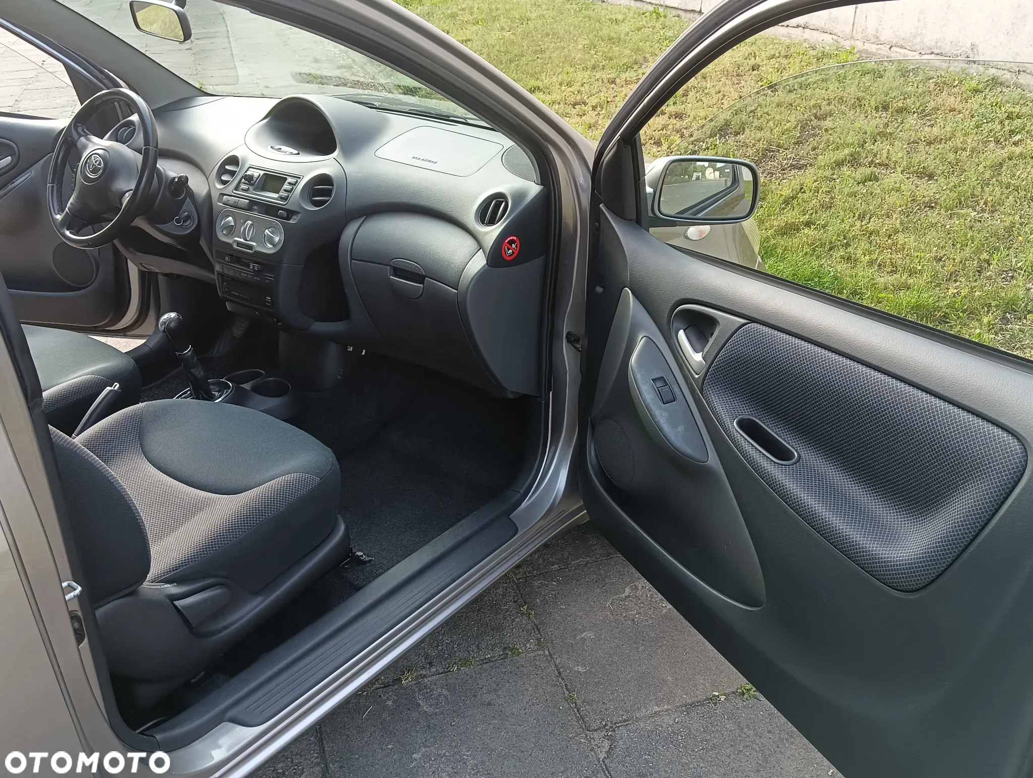 Toyota Yaris 1.4 D-4D - 13