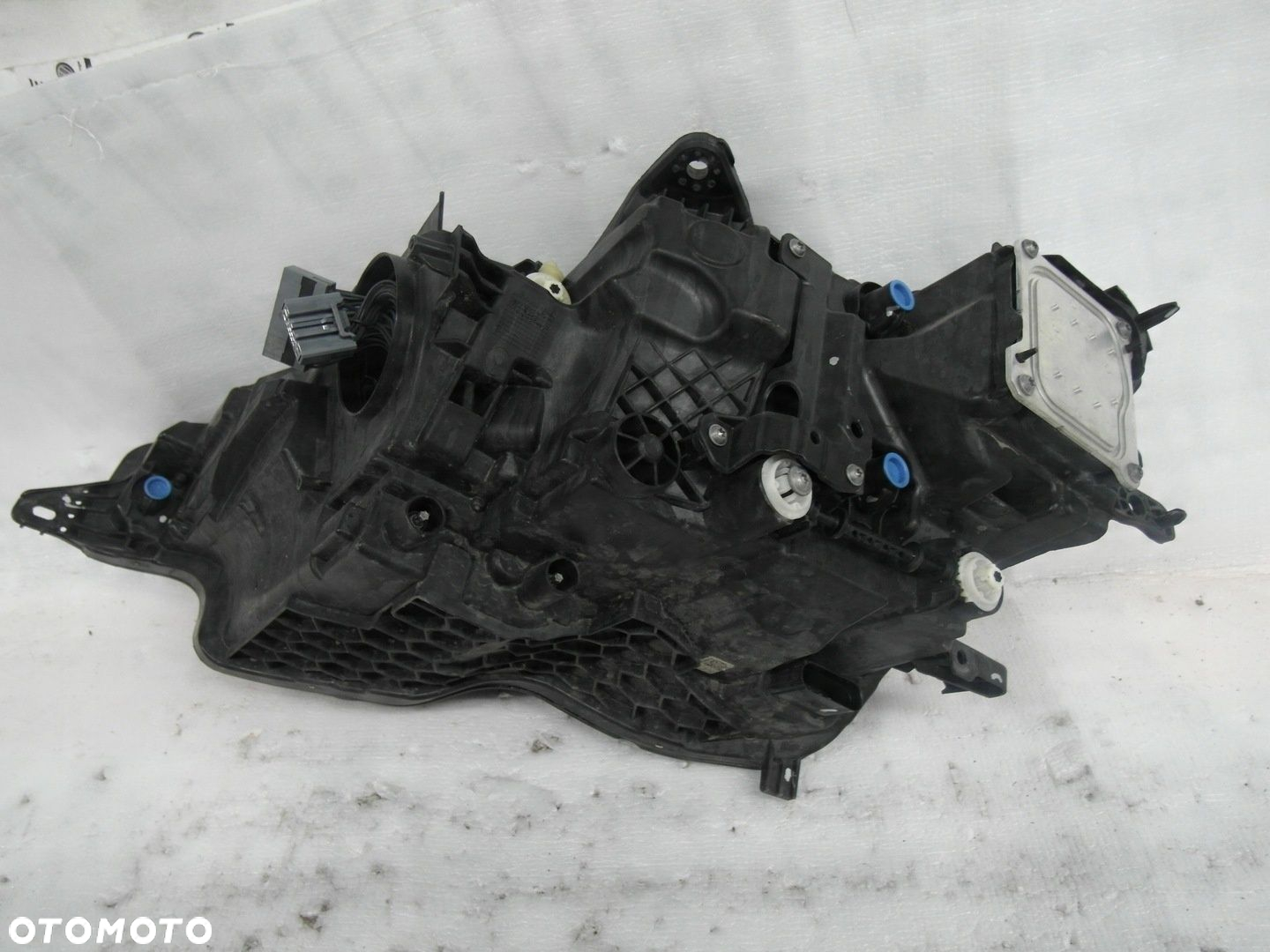 VOLVO V60 II FULL LED LAMPA PRZEDNIA PRAWA RYSA NA SZKLE - 12