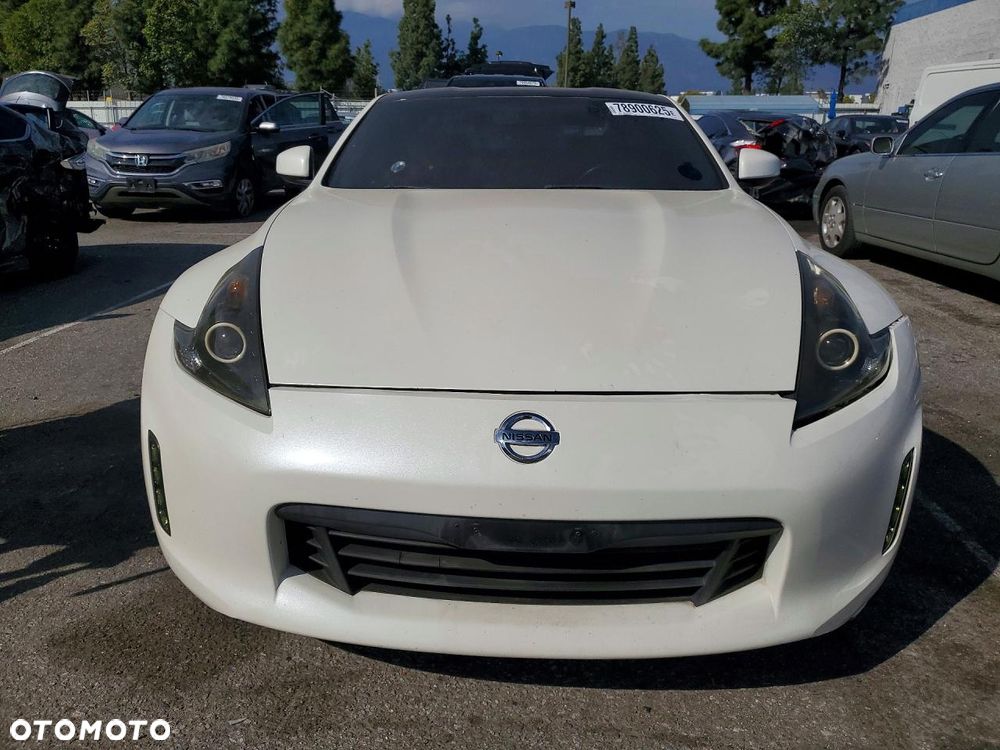 Nissan 370 Z - 6