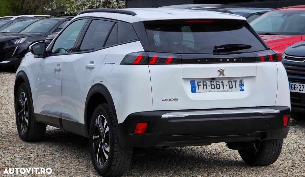 Peugeot 2008 1.2 L PureTech STT Allure - 10