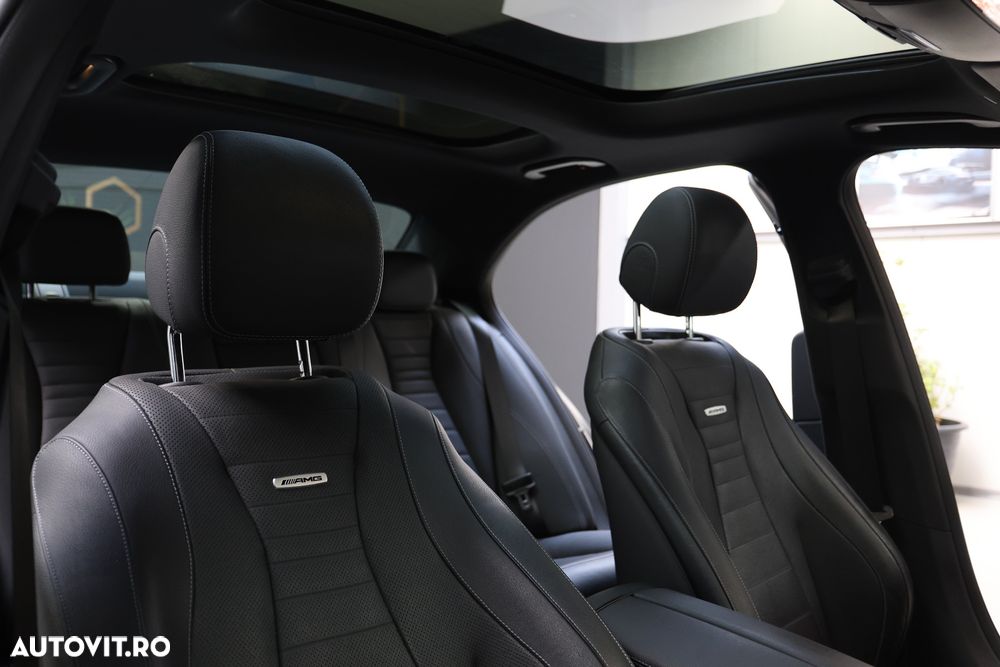 Mercedes-Benz E 300 de 4Matic 9G-TRONIC AMG Line - 17