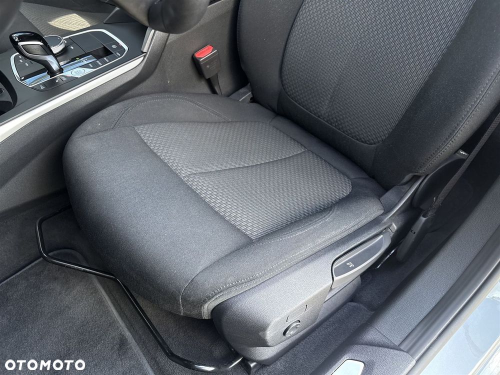 BMW Seria 1 118i - 22