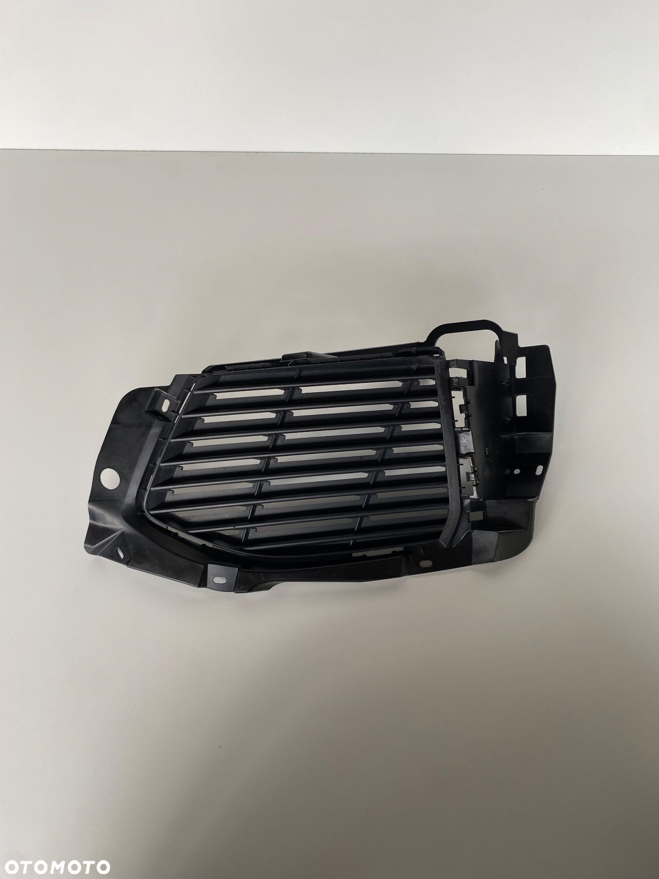 Kratka zderzaka lewa przód 9810870377 Peugeot 5008 II - 1