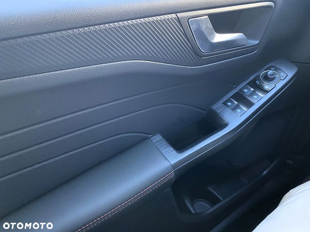 Ford Kuga 2.5 FHEV FWD ST-Line eCVT - 18