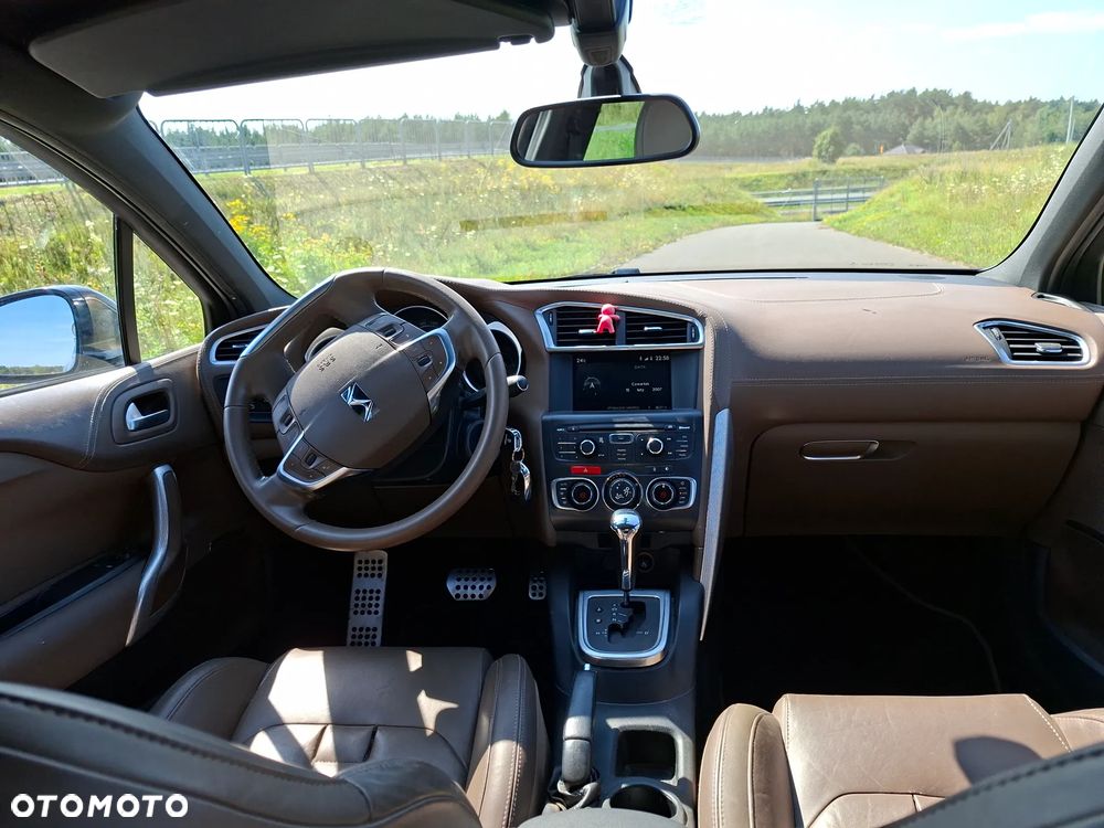 Citroën DS4 1.6 THP SoChic - 11