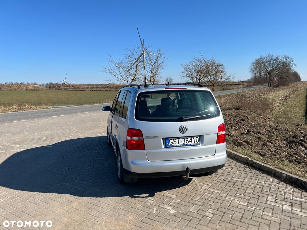 Volkswagen Touran 2.0 TDI Highline - 5