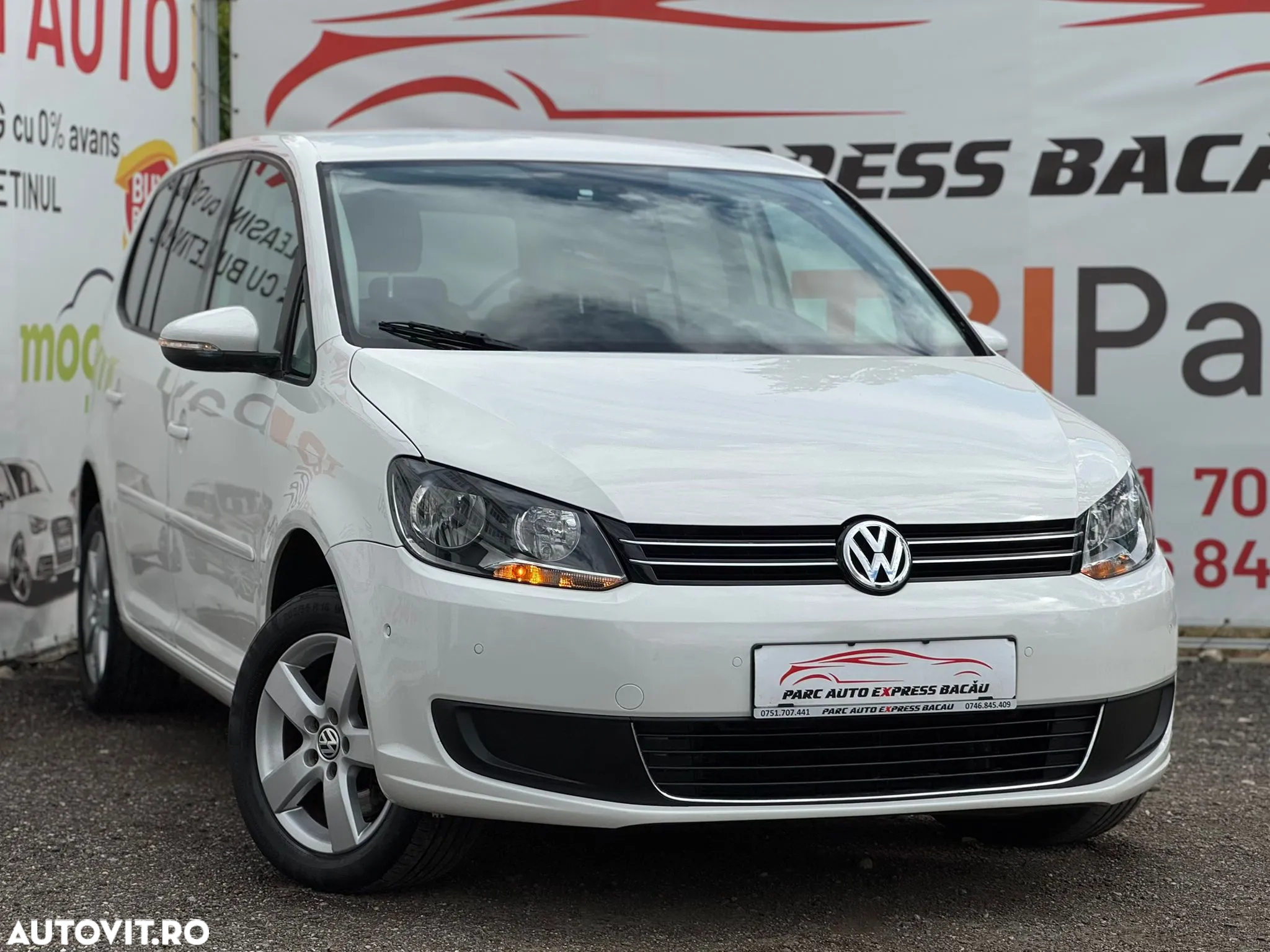 Volkswagen Touran 2.0 TDI DSG Comfortline - 12