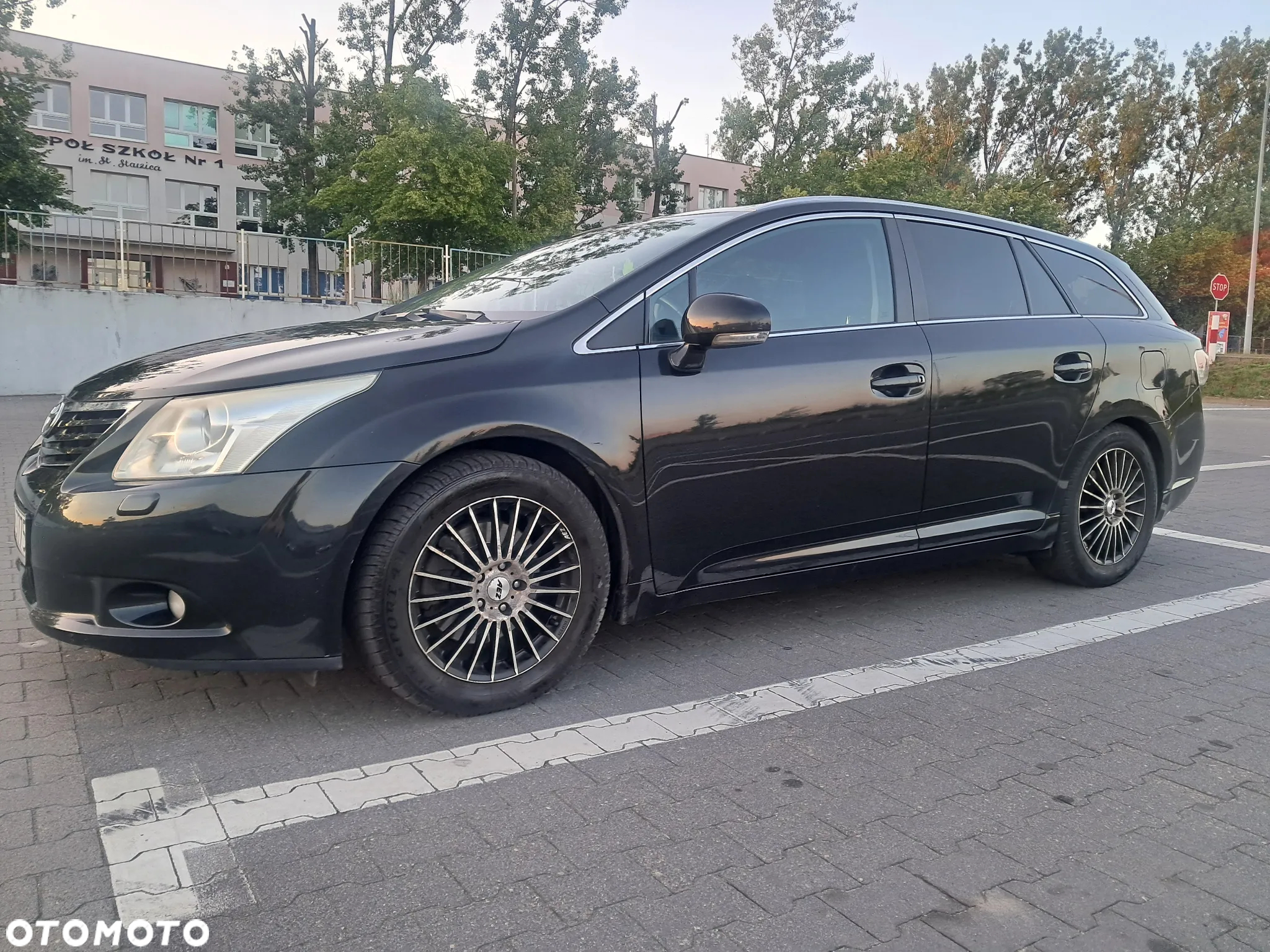 Toyota Avensis 2.2 D-4D Prestige - 24