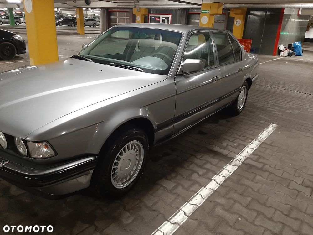 BMW Seria 7 730i - 7