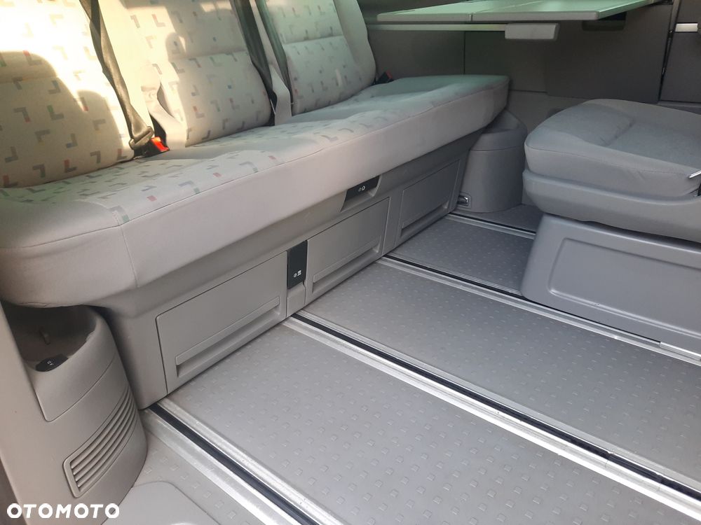 Volkswagen Multivan - 13