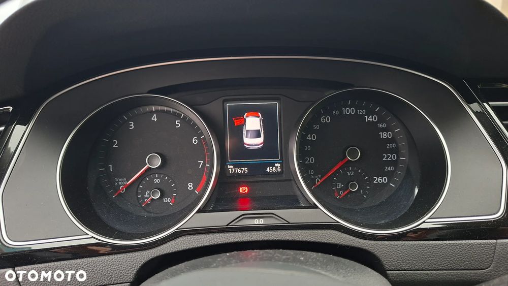 Volkswagen Passat - 20