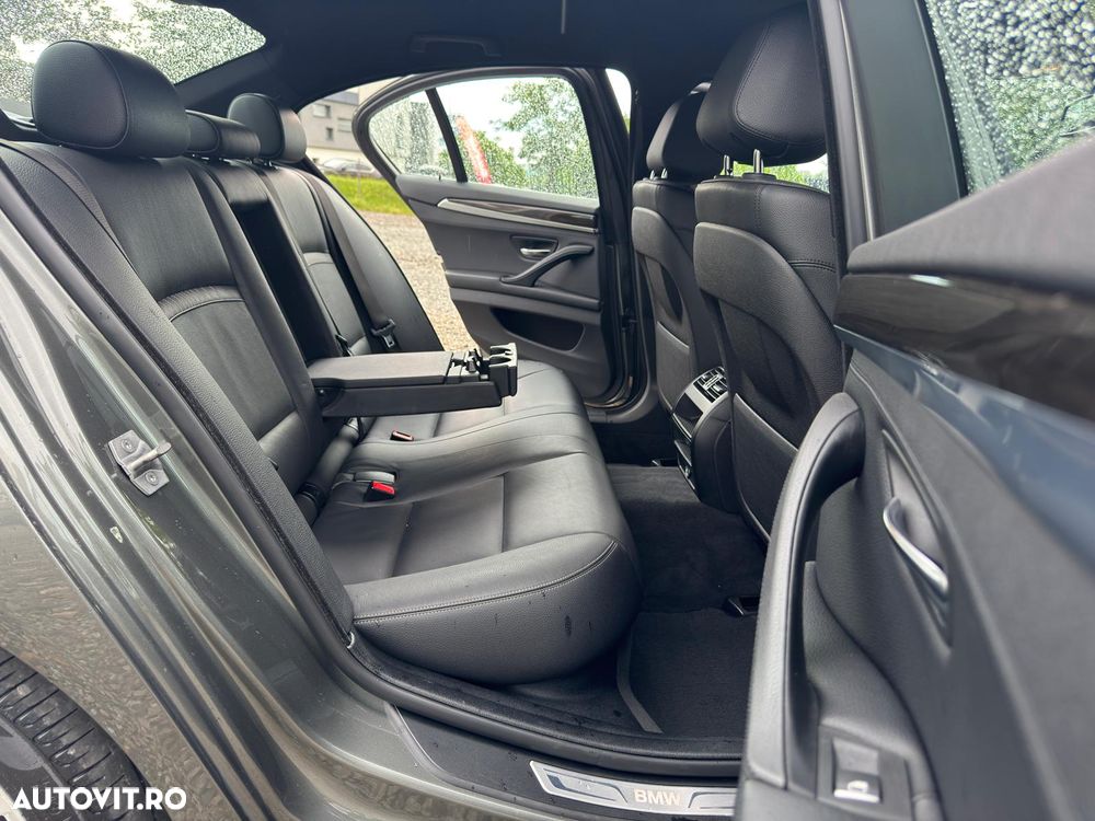 BMW Seria 5 520d Aut. Luxury Line - 34