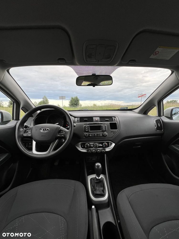 Kia Rio - 26