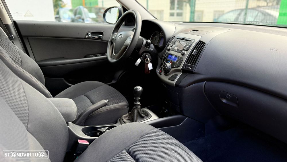 Hyundai i30 CW 1.6 CRDi STyle - 9