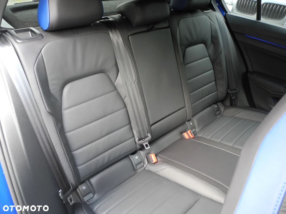 Volkswagen Golf - 16