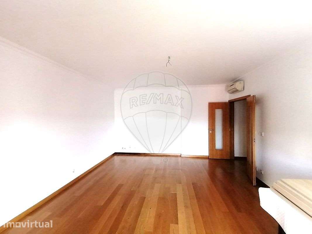 Apartamento T2 para arrendamento - Grande imagem: 2/18