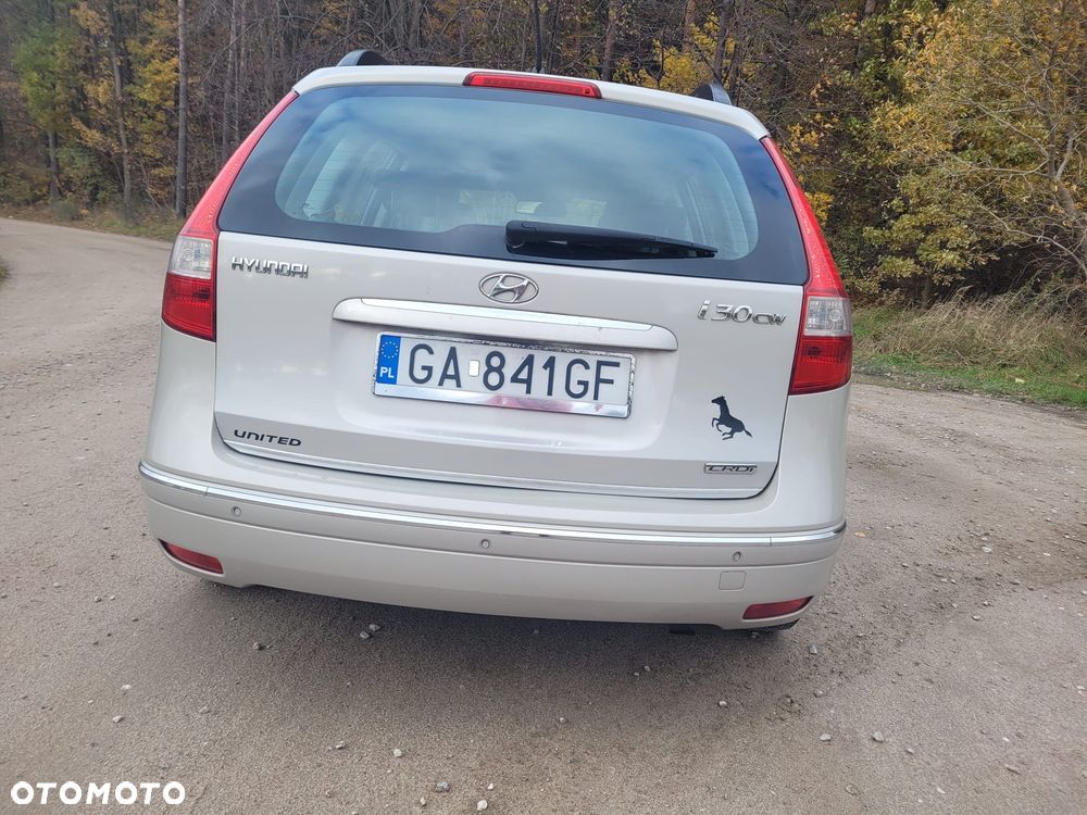Hyundai i30 1.6 CRDi Classic + - 6