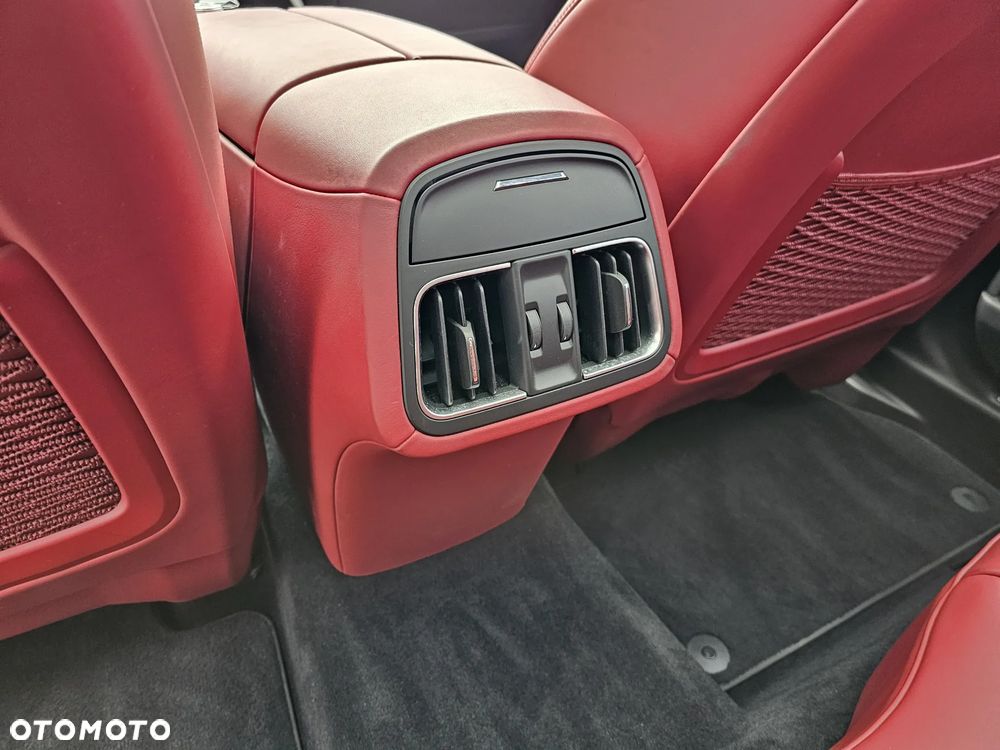 Maserati Levante - 10