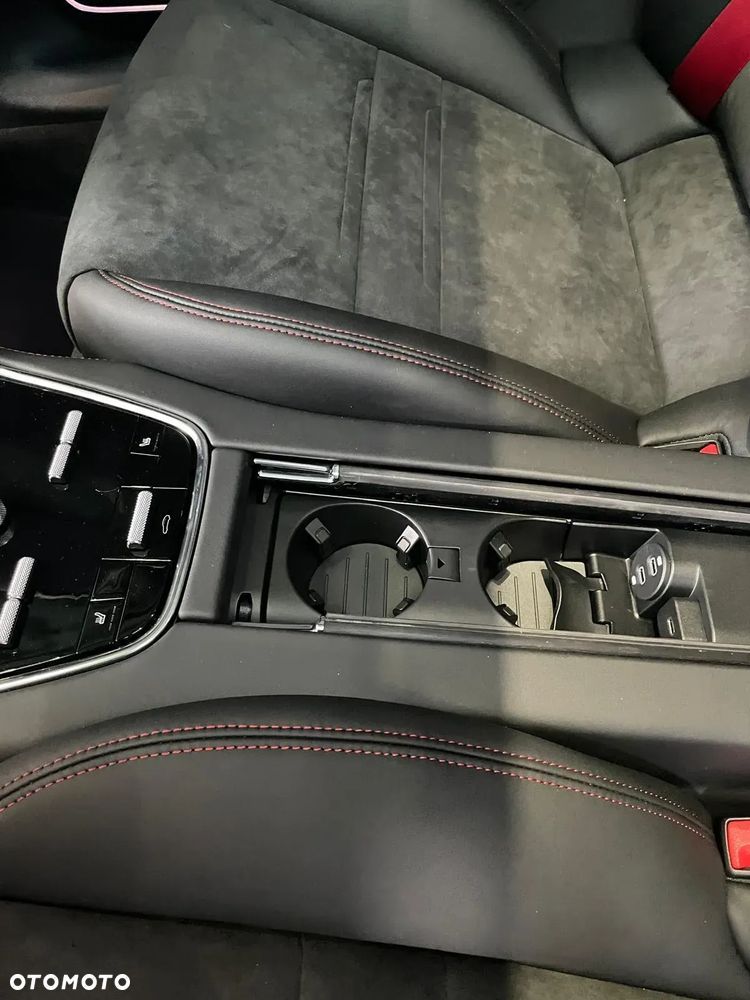 Porsche Panamera GTS - 31