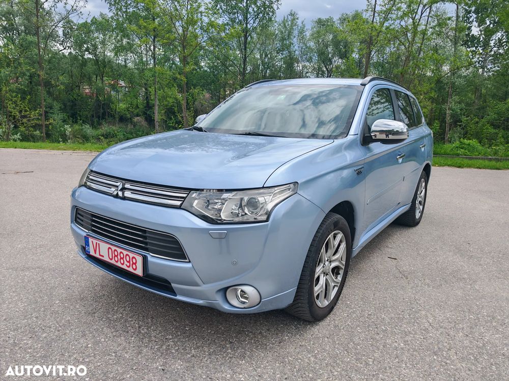 Mitsubishi Outlander - 1