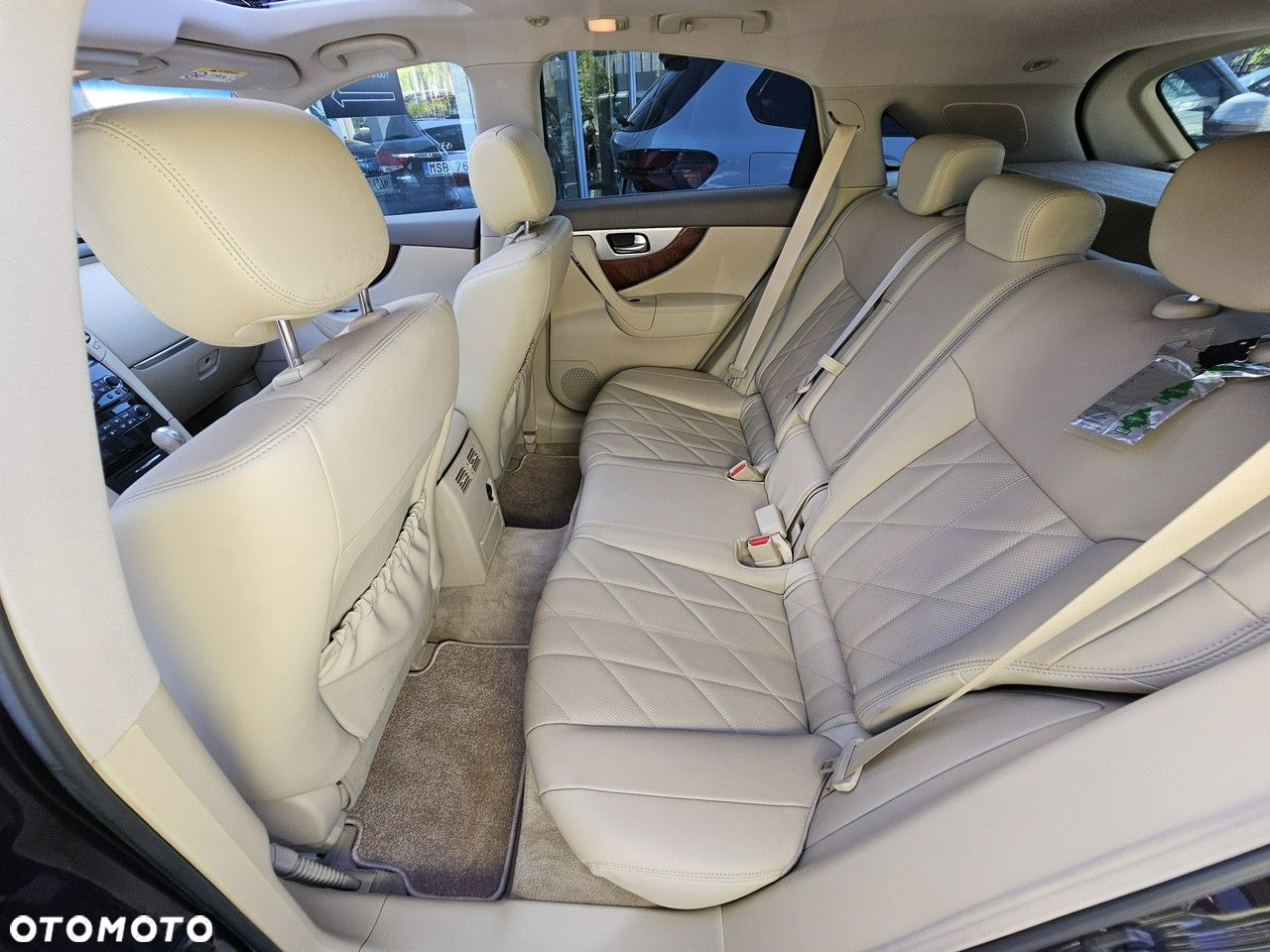 Infiniti QX70 - 34