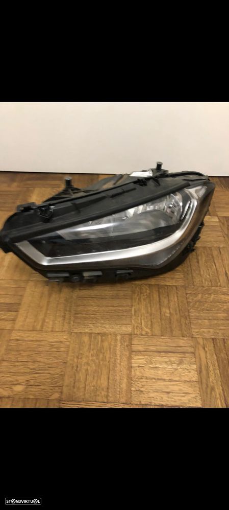 Farol esquerdo Halógenio Mercedes CLA W118 - 1
