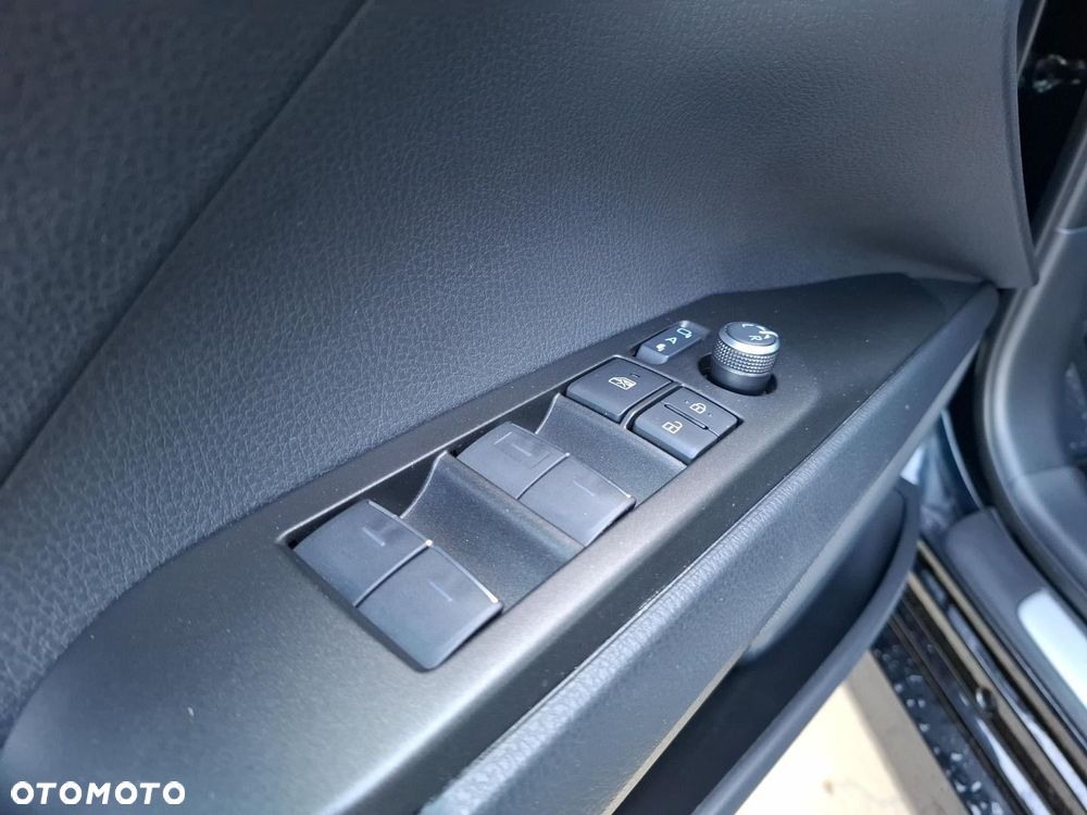 Toyota Camry - 13