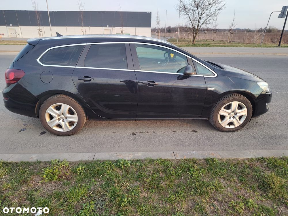 Opel Astra 2.0 CDTI DPF Cosmo - 2