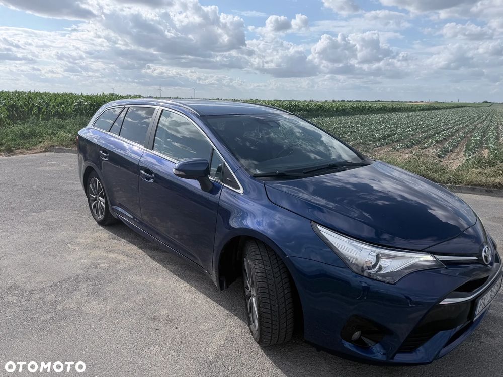 Toyota Avensis 1.8 Premium MS - 6
