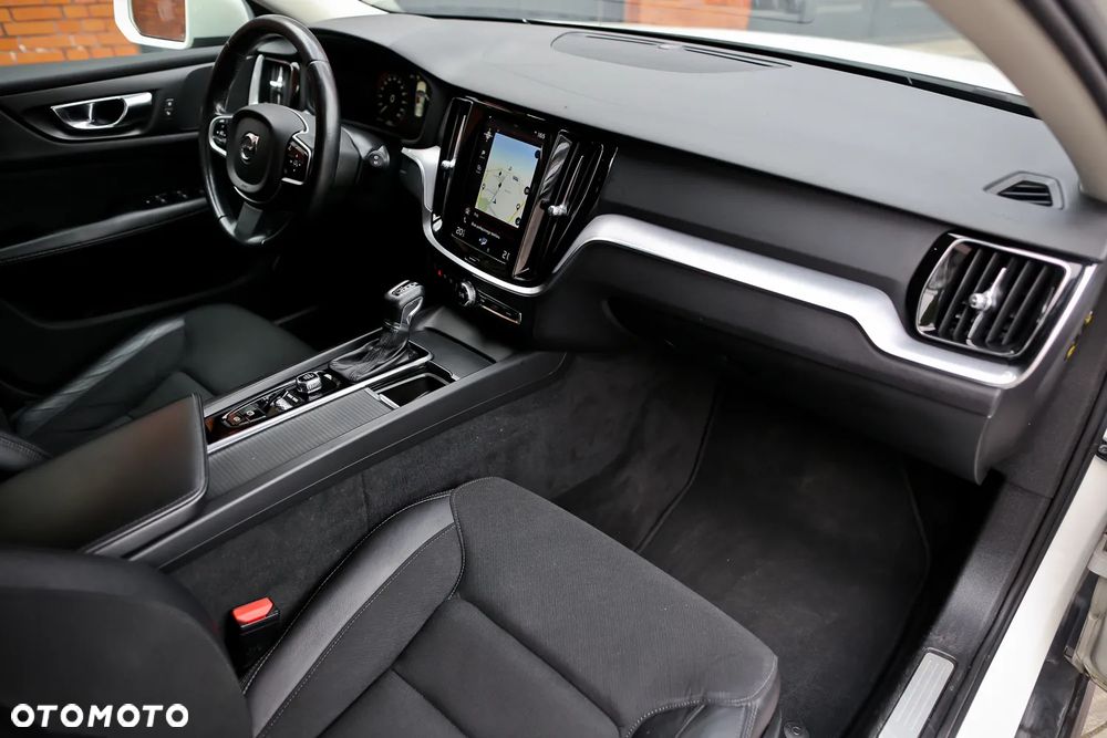 Volvo V60 Cross Country Pro D4 AWD - 22