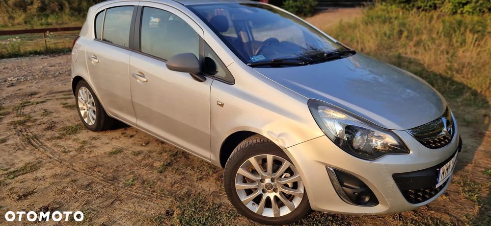 Opel Corsa 1.4 16V Cosmo - 2