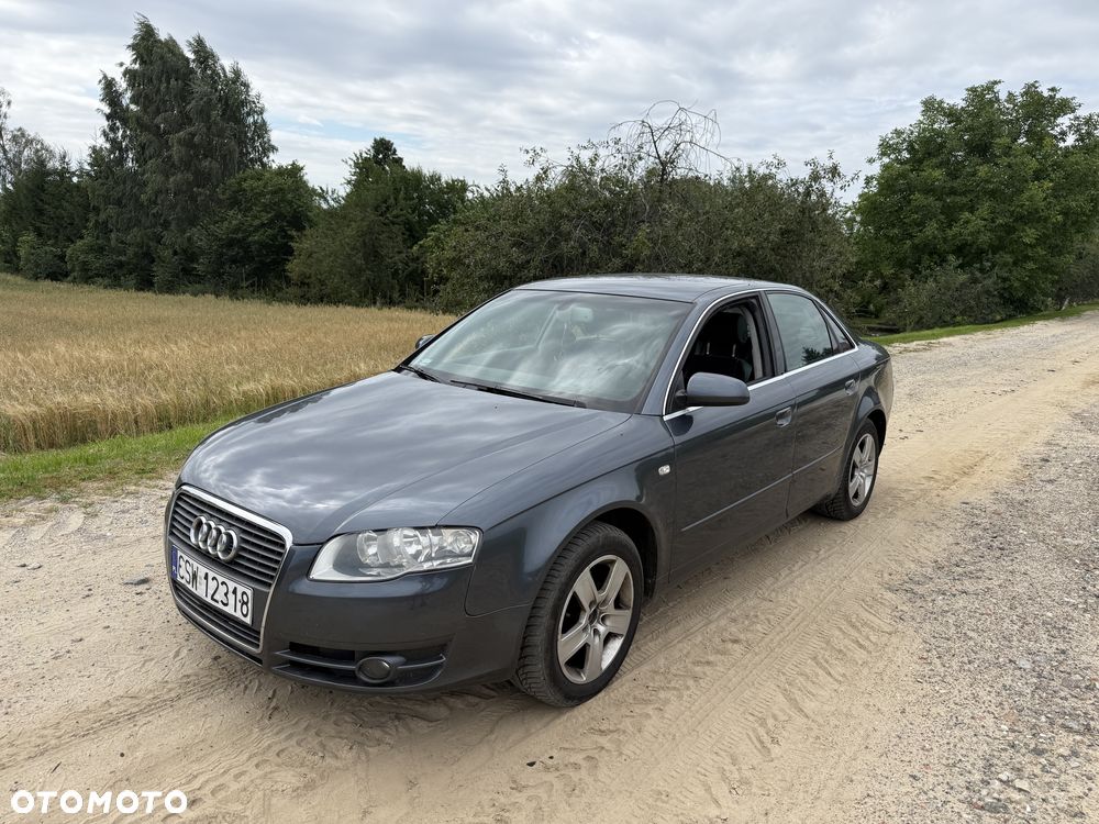Audi A4 Limousine - 1