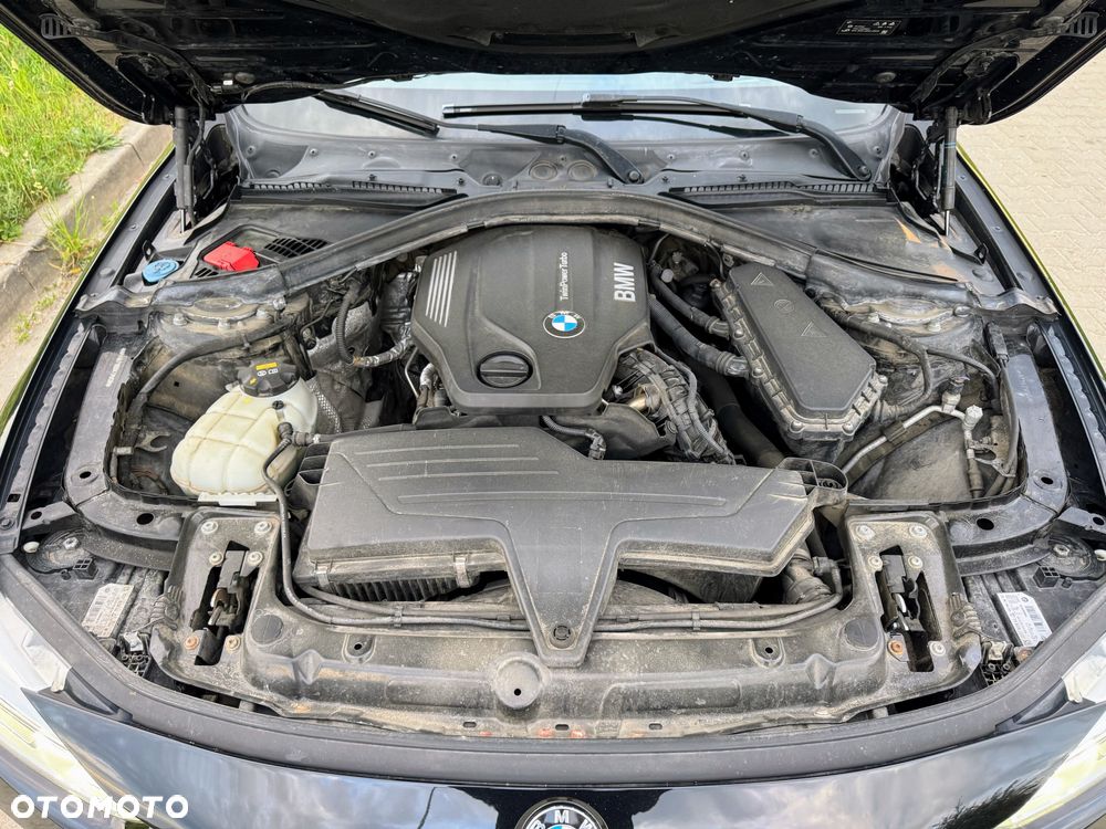 BMW Seria 3 318d Sport Line Shadow - 32