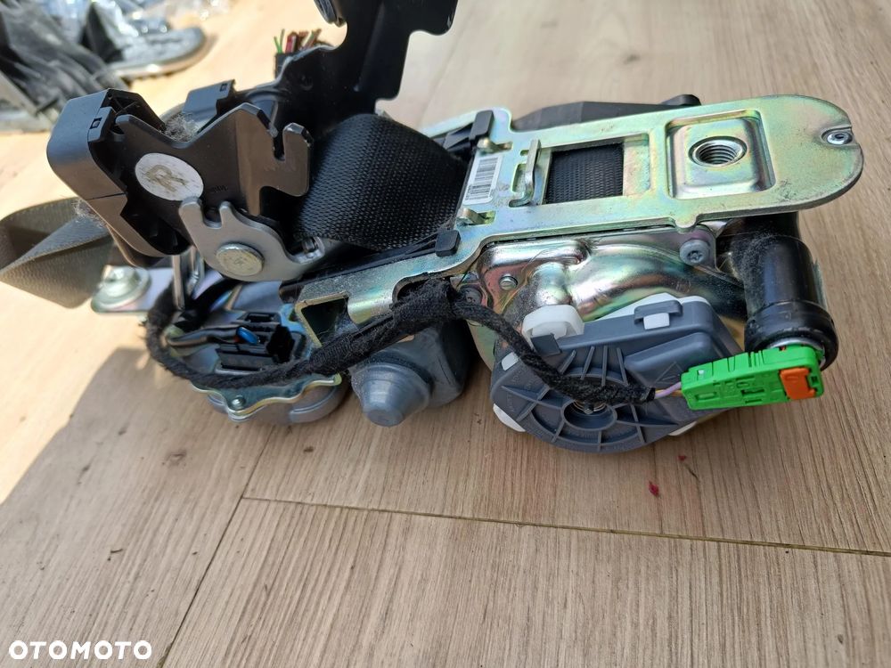 MERCEDES W207 PAS PRZEDNI PRZÓD PRAWY A2078603685 - 2
