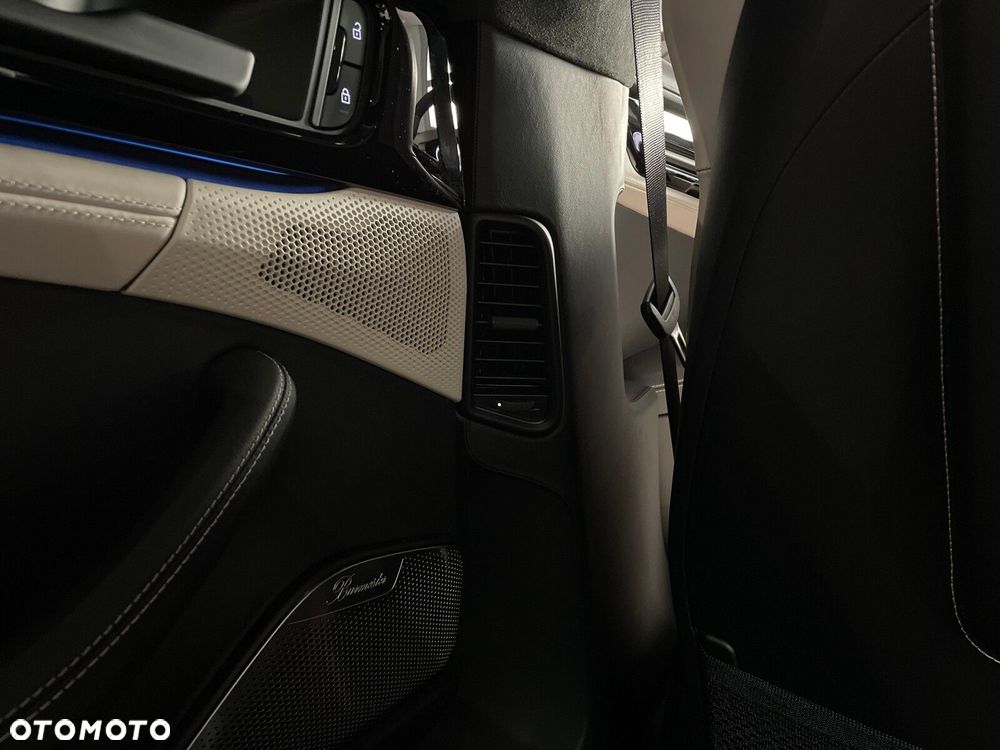 Porsche Panamera - 30