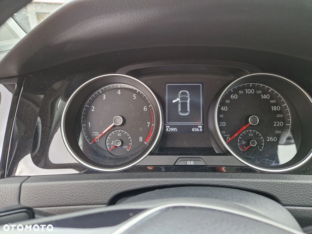 Volkswagen Golf - 29