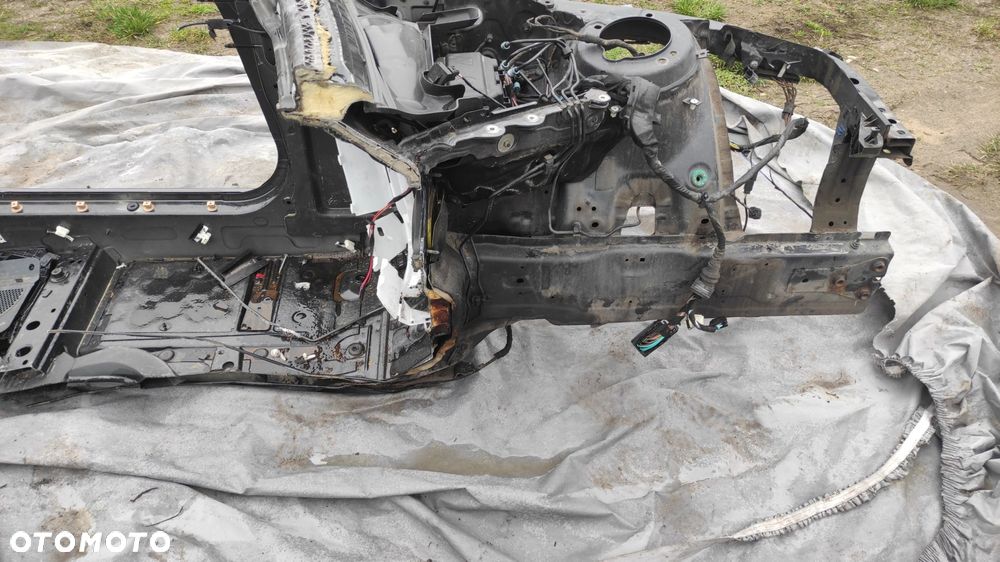 PRÓG FARTUCH ĆWIARTKA LEWA BMW F10 475 BLACK SAPPHIRE METALLIC - 10