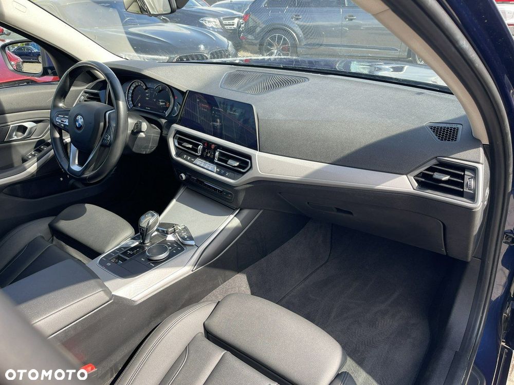 BMW Seria 3 318d - 12