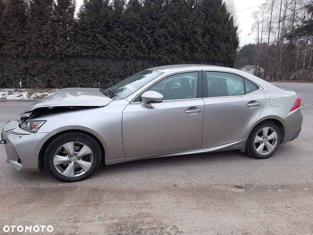 Lexus IS 300h Comfort - 8